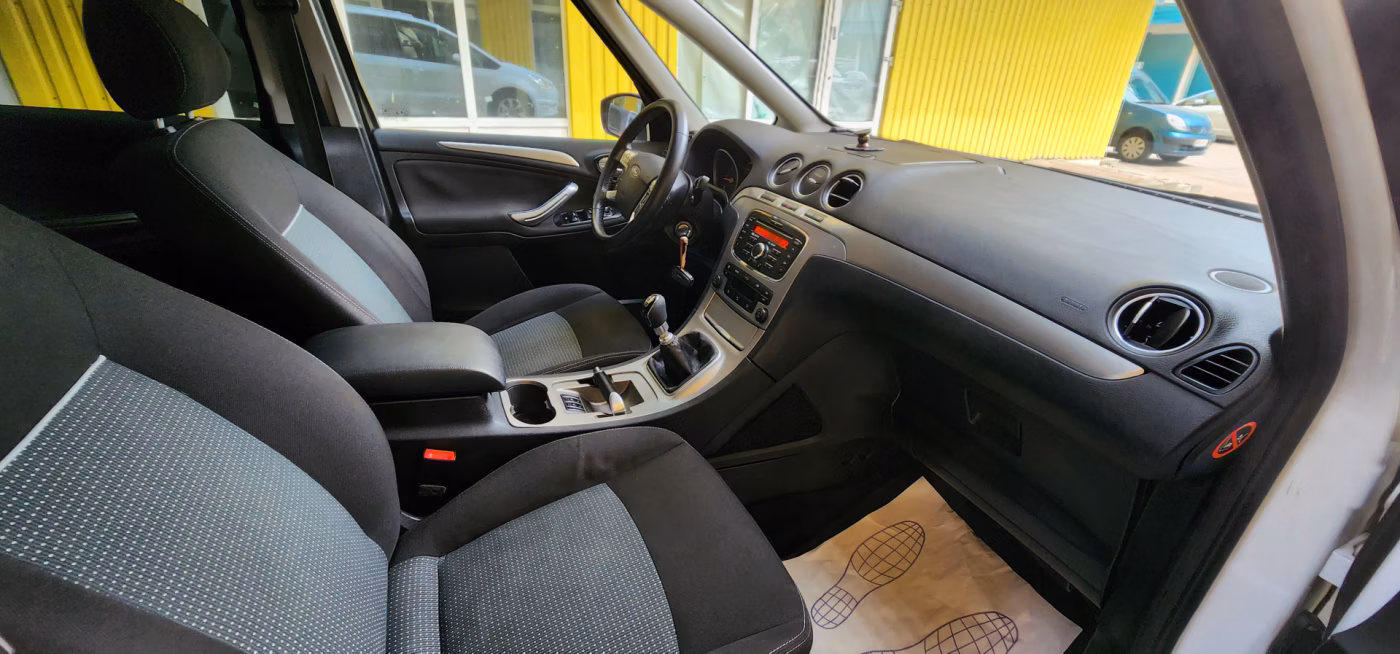 Ford Galaxy фото 11