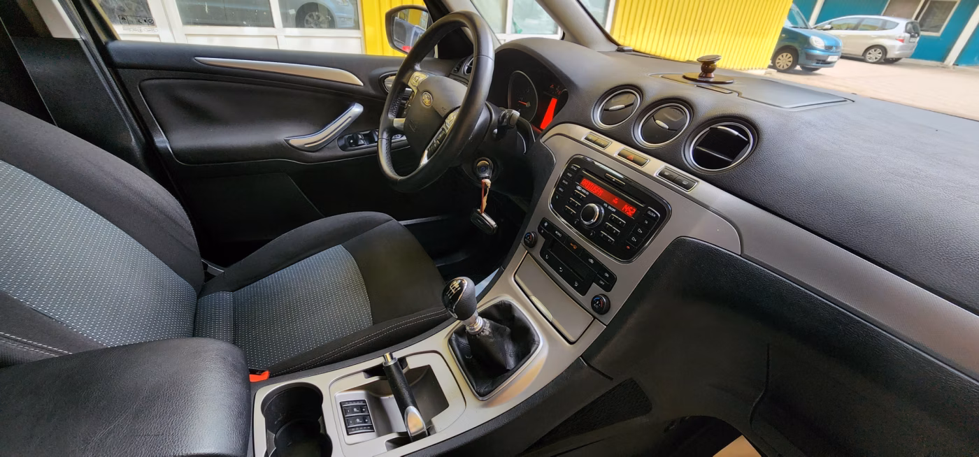 Ford Galaxy фото 12