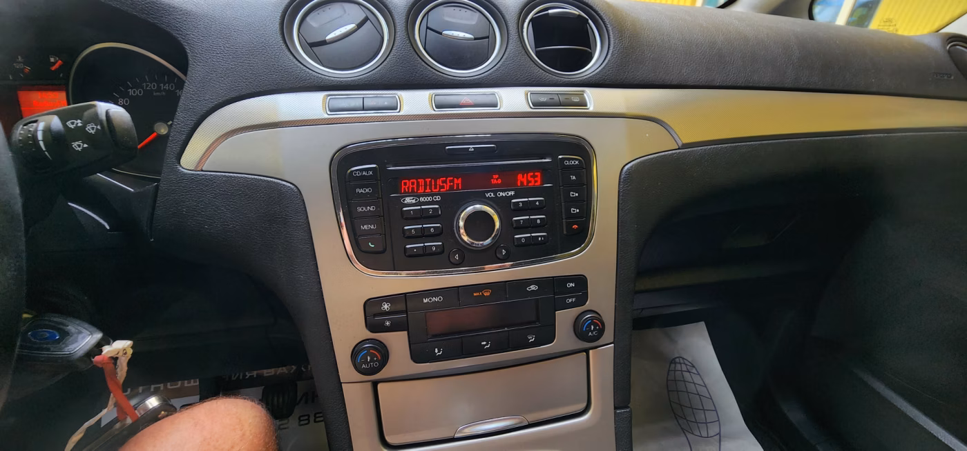 Ford Galaxy фото 16