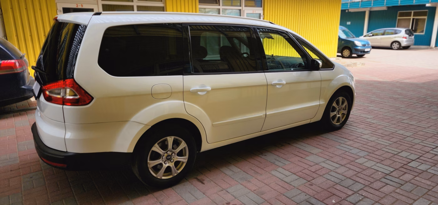 Ford Galaxy фото 5