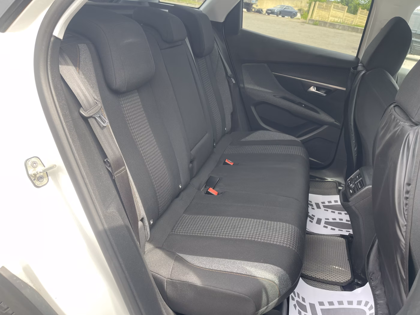 Peugeot 3008 фото 12