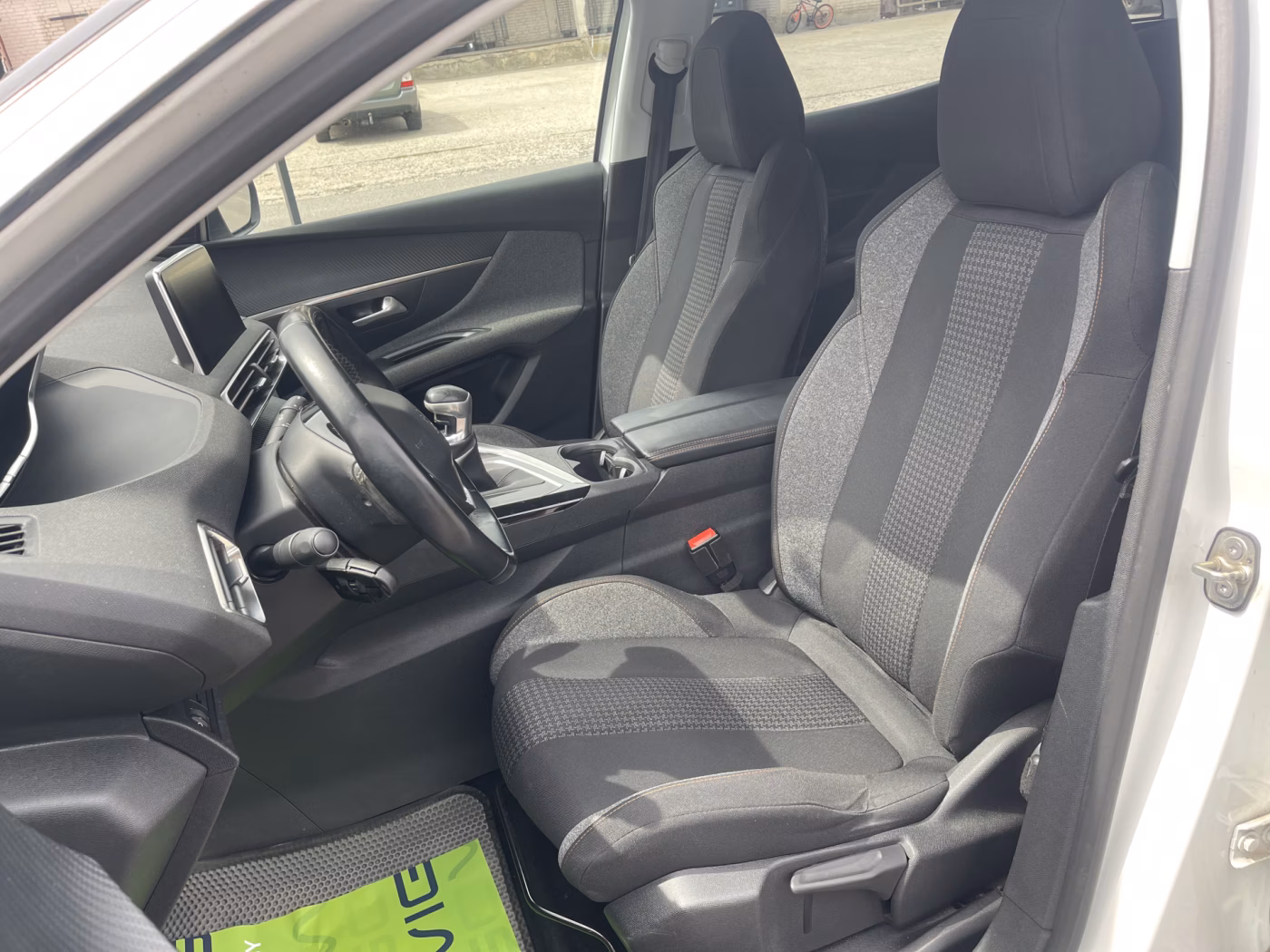 Peugeot 3008 фото 9