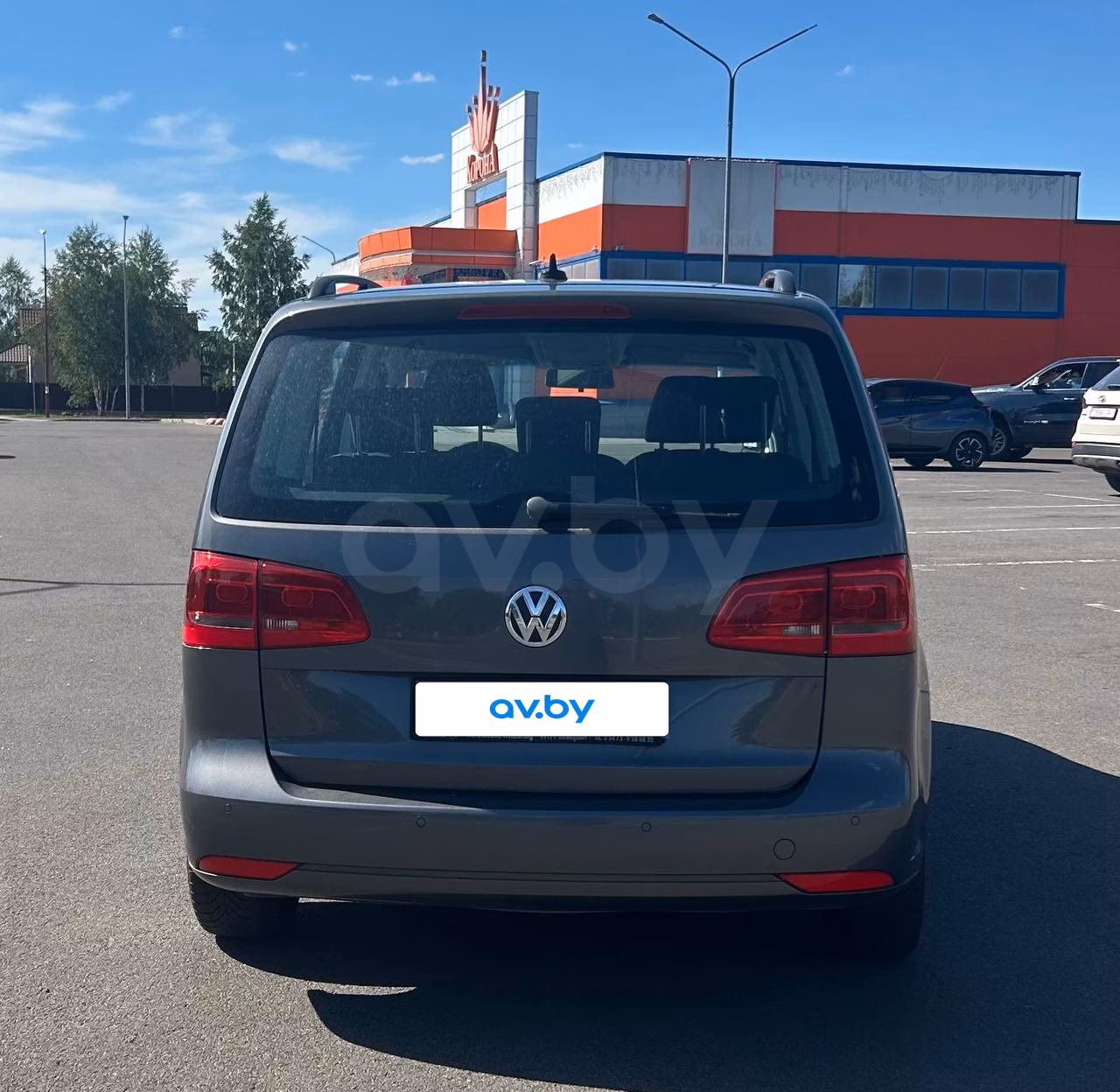 Volkswagen Touran фото 6