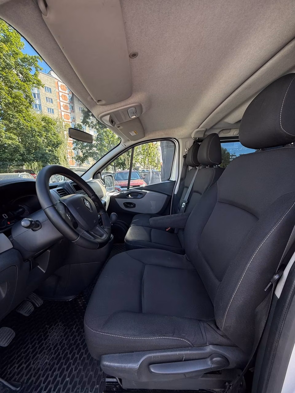 Renault Trafic фото 7