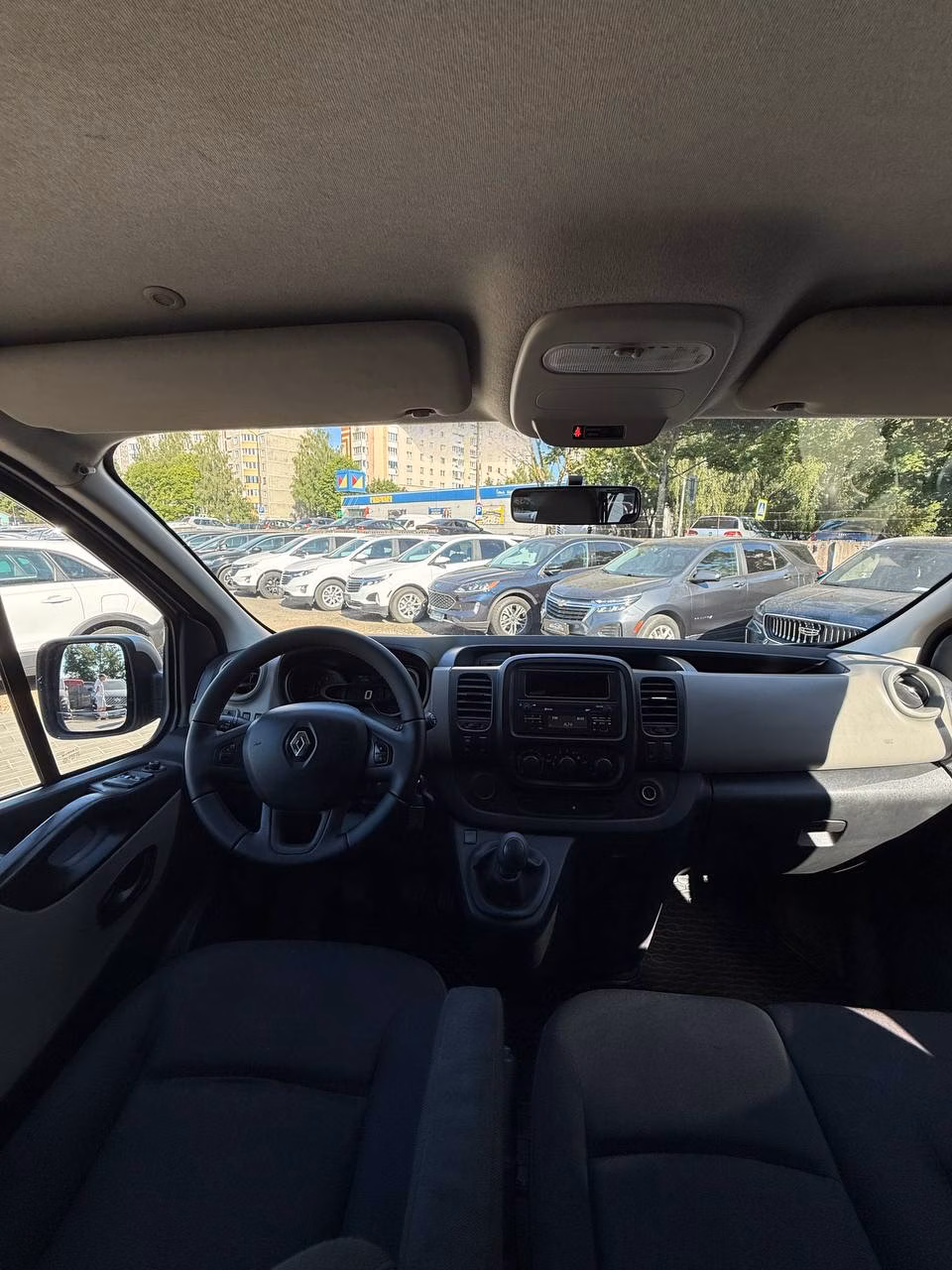 Renault Trafic фото 9