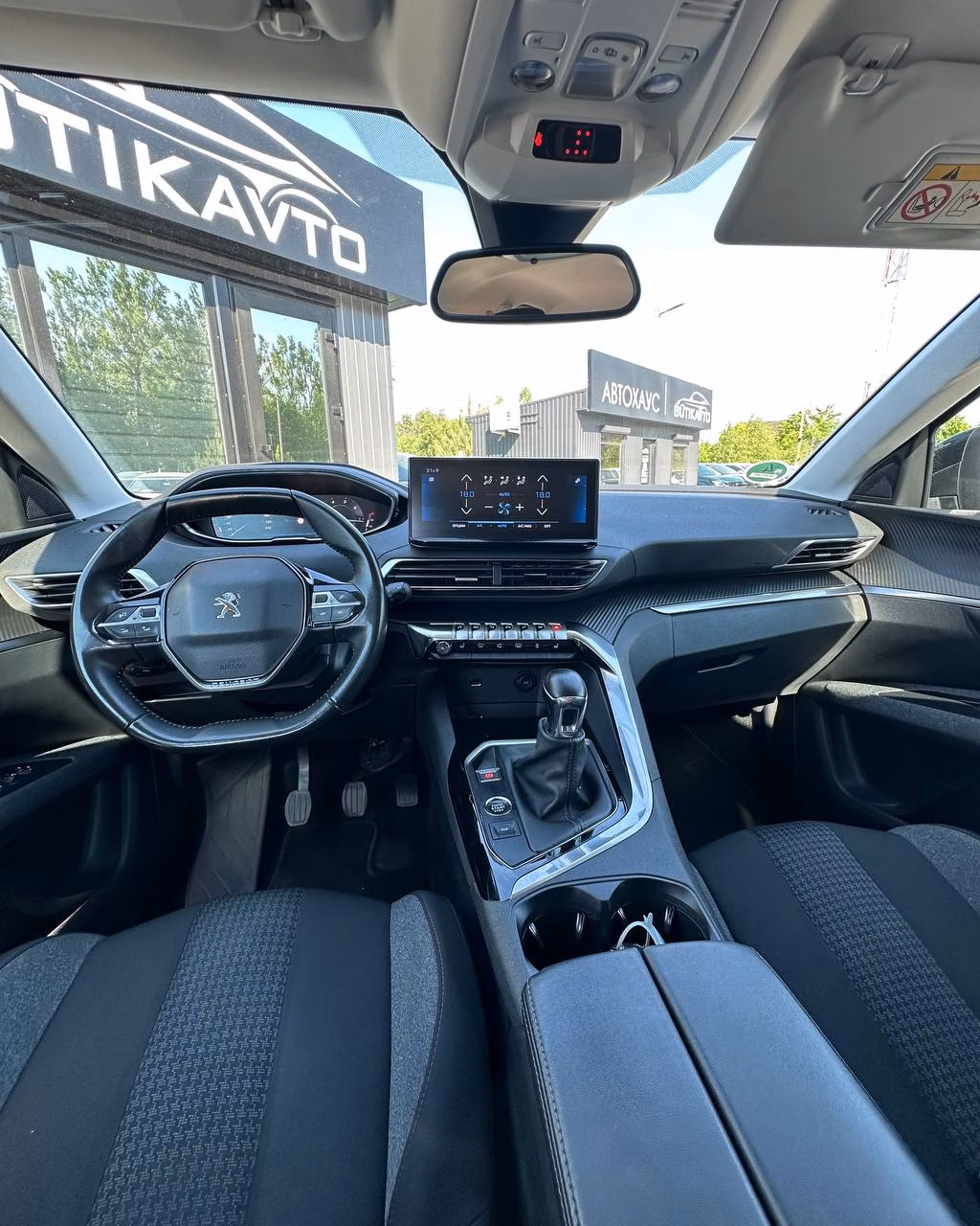 Peugeot 5008 фото 9