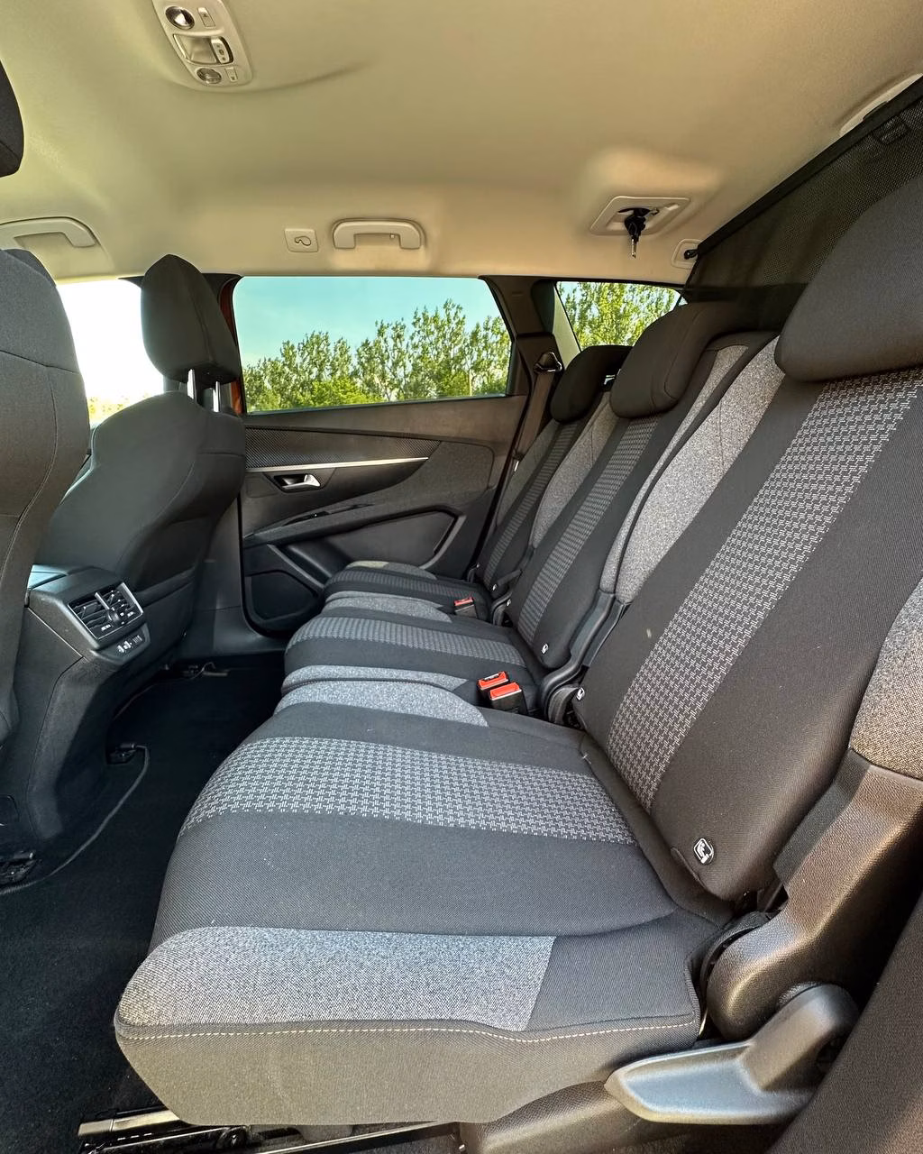 Peugeot 5008 фото 8