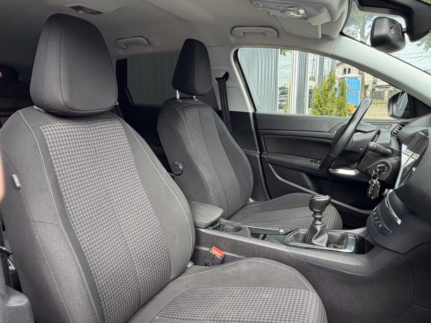 Peugeot 308 фото 15