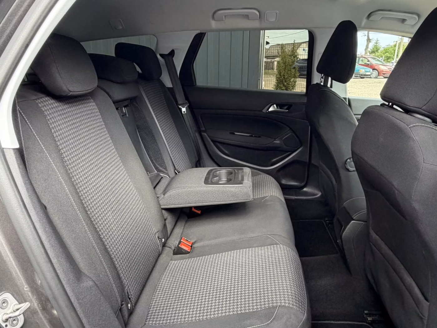 Peugeot 308 фото 16