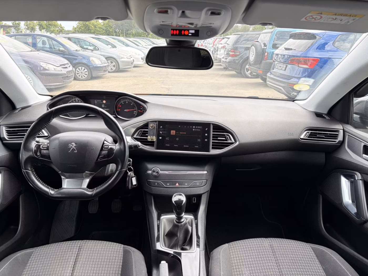 Peugeot 308 фото 11