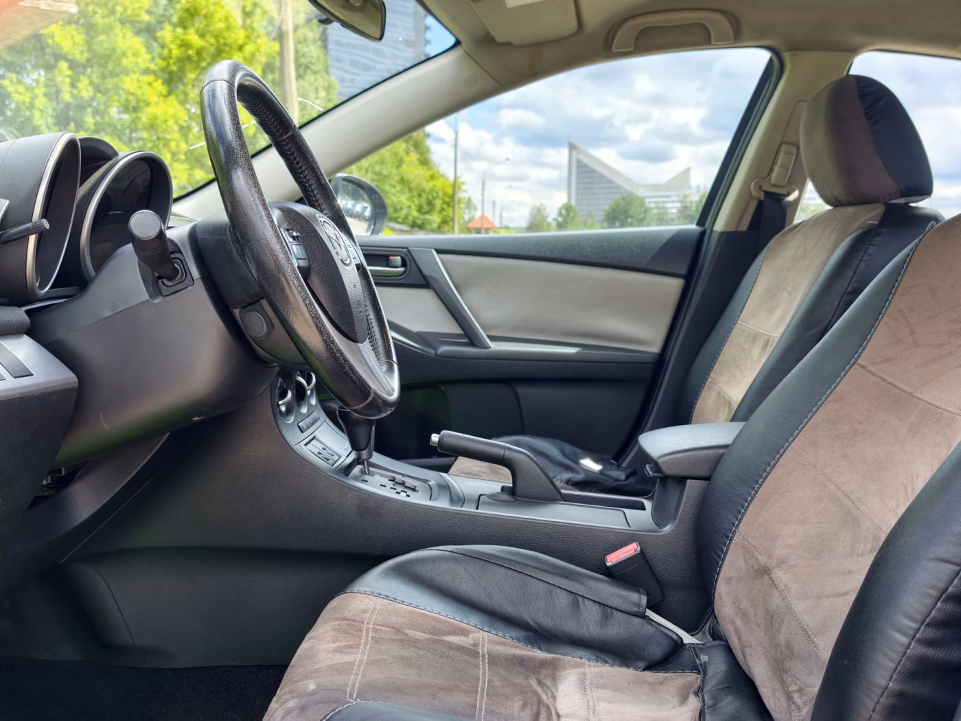 Mazda 3 фото 10