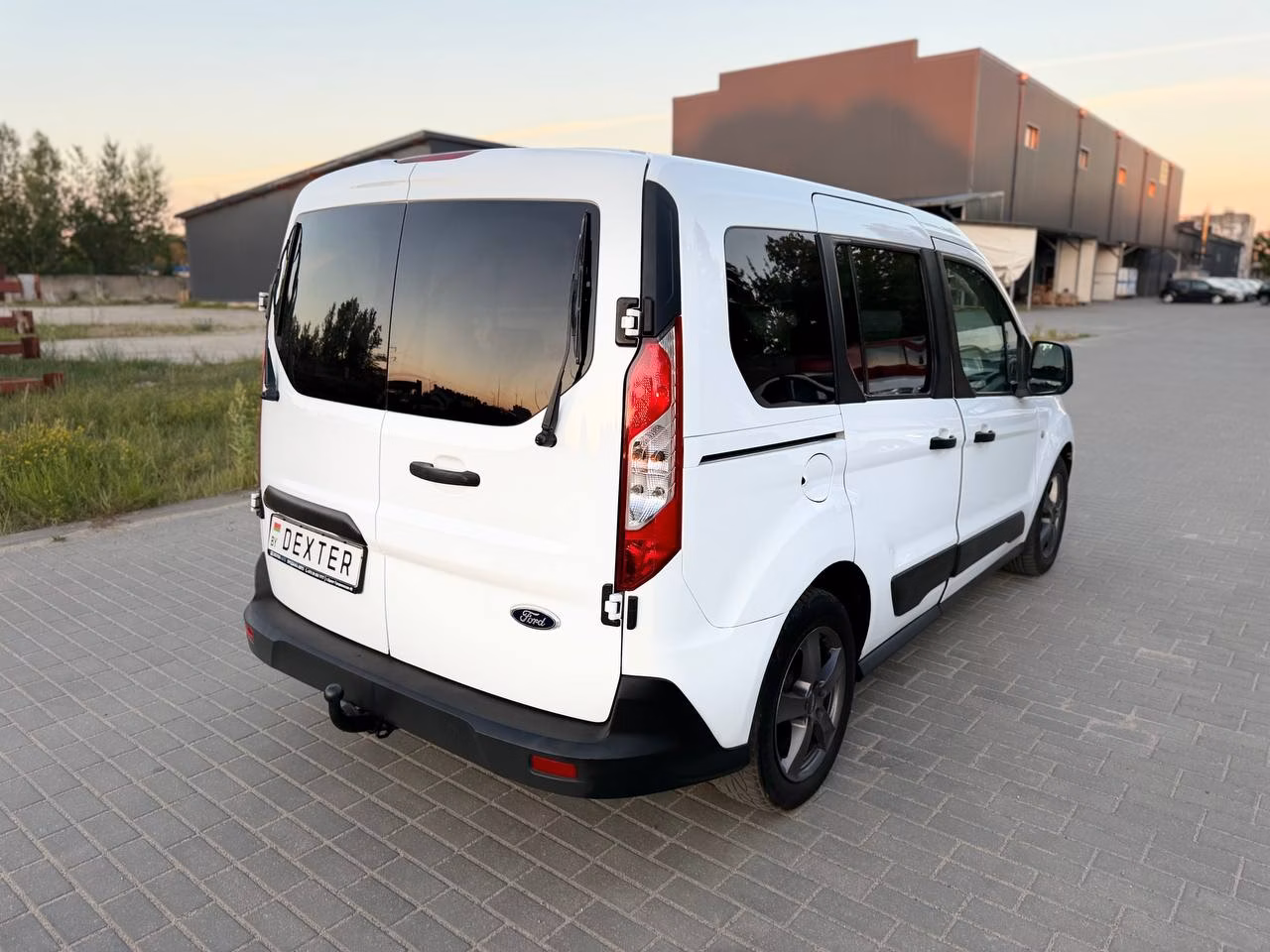 Ford Tourneo Connect фото 6