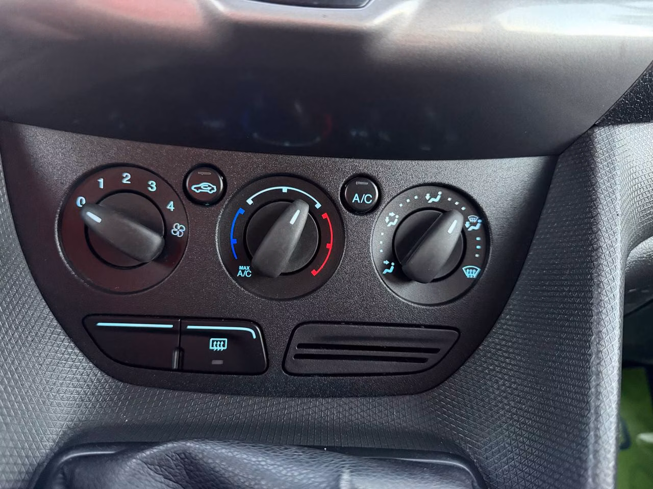 Ford Tourneo Connect фото 16