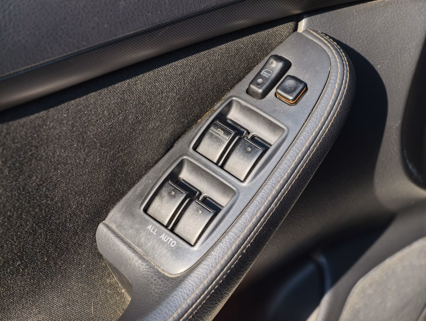 Toyota Avensis фото 21