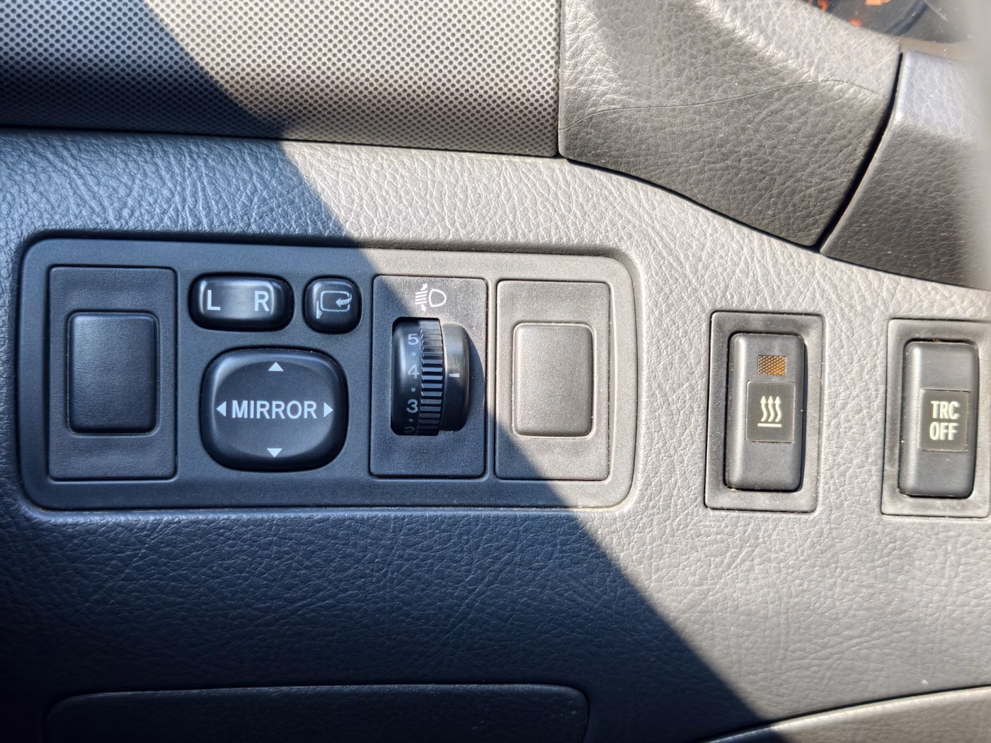 Toyota Avensis фото 20