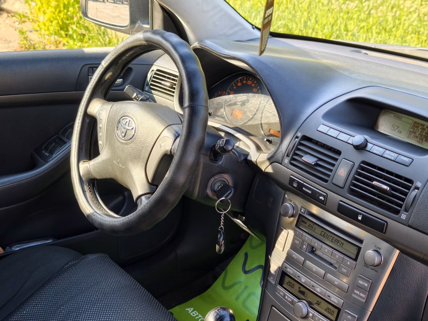 Toyota Avensis фото 14