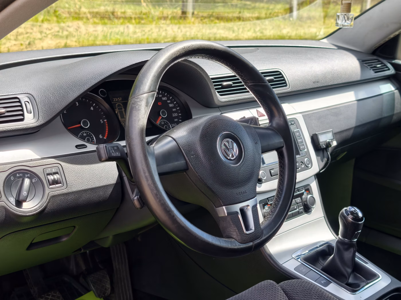 Volkswagen Passat фото 9