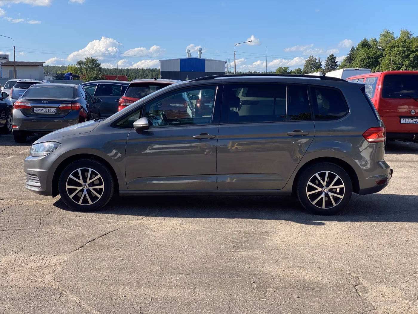 Volkswagen Touran фото 6