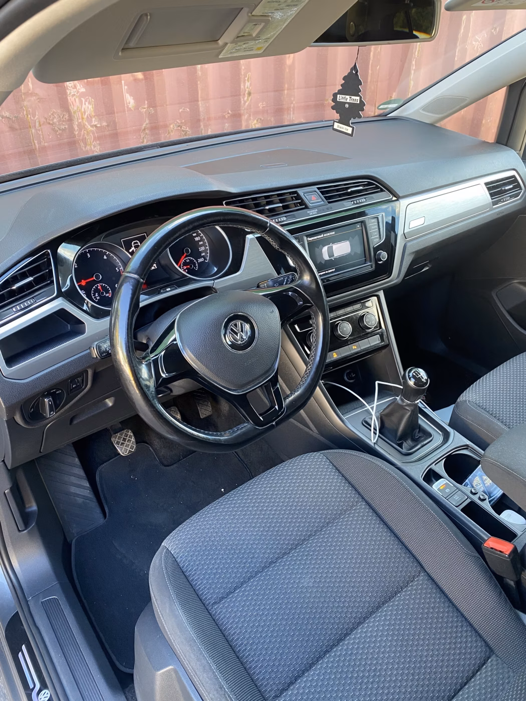 Volkswagen Touran фото 10