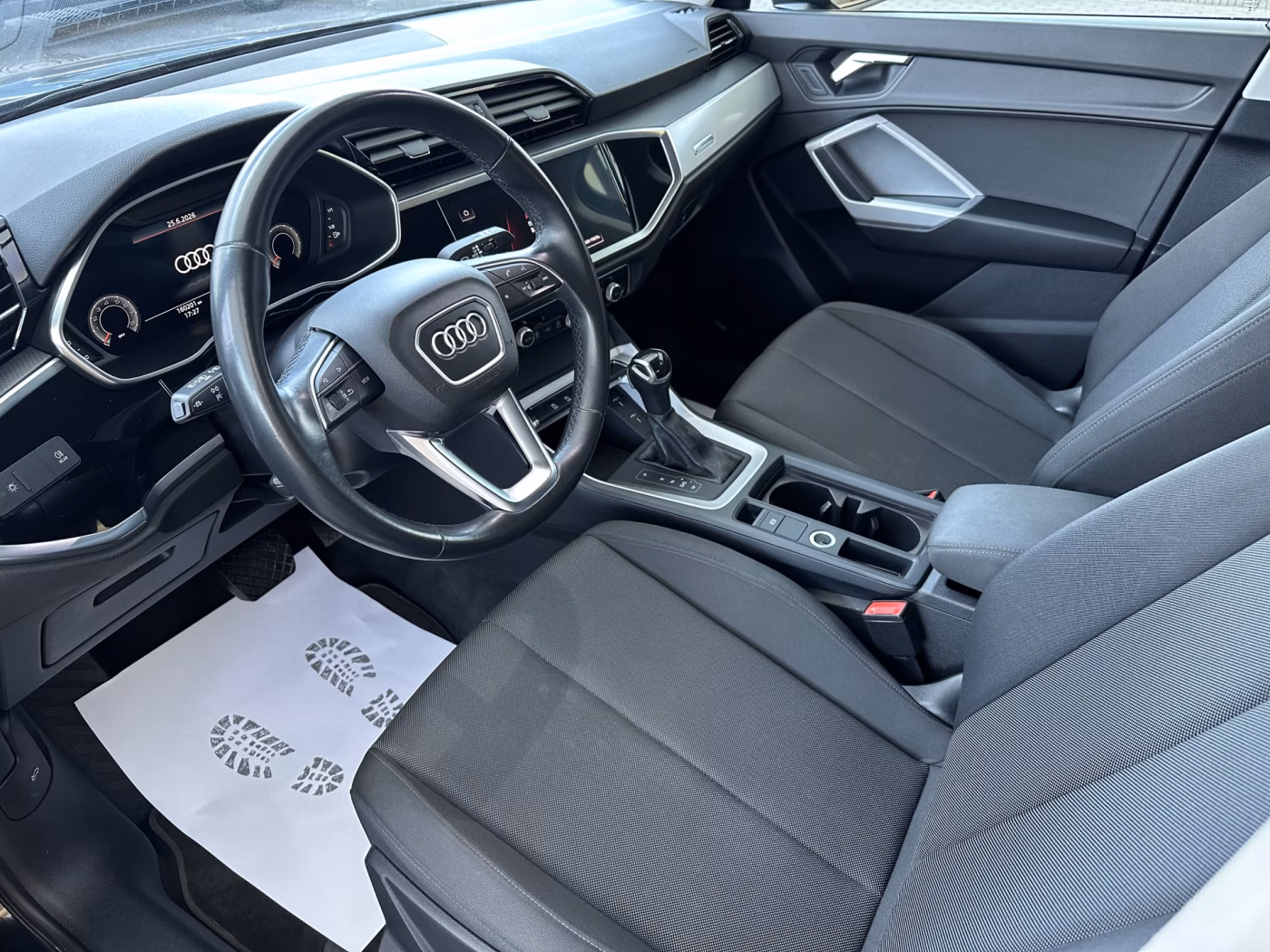 Audi Q3 фото 8