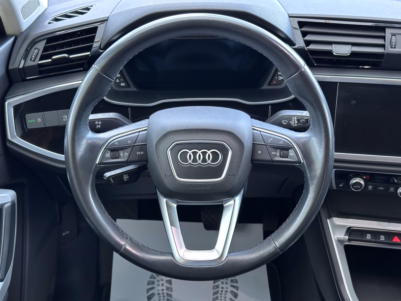 Audi Q3 фото 10