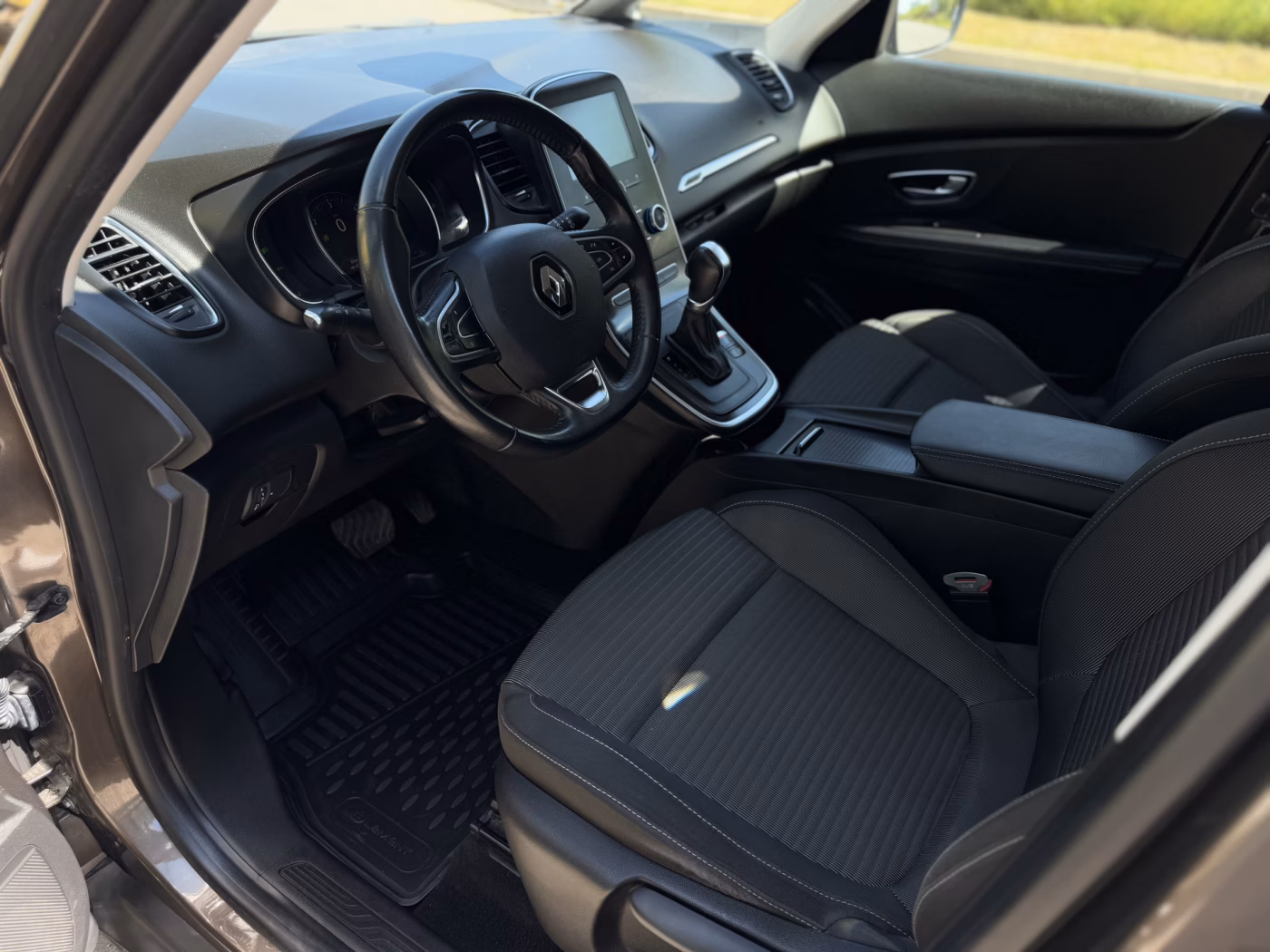 Renault Grand Scenic фото 10