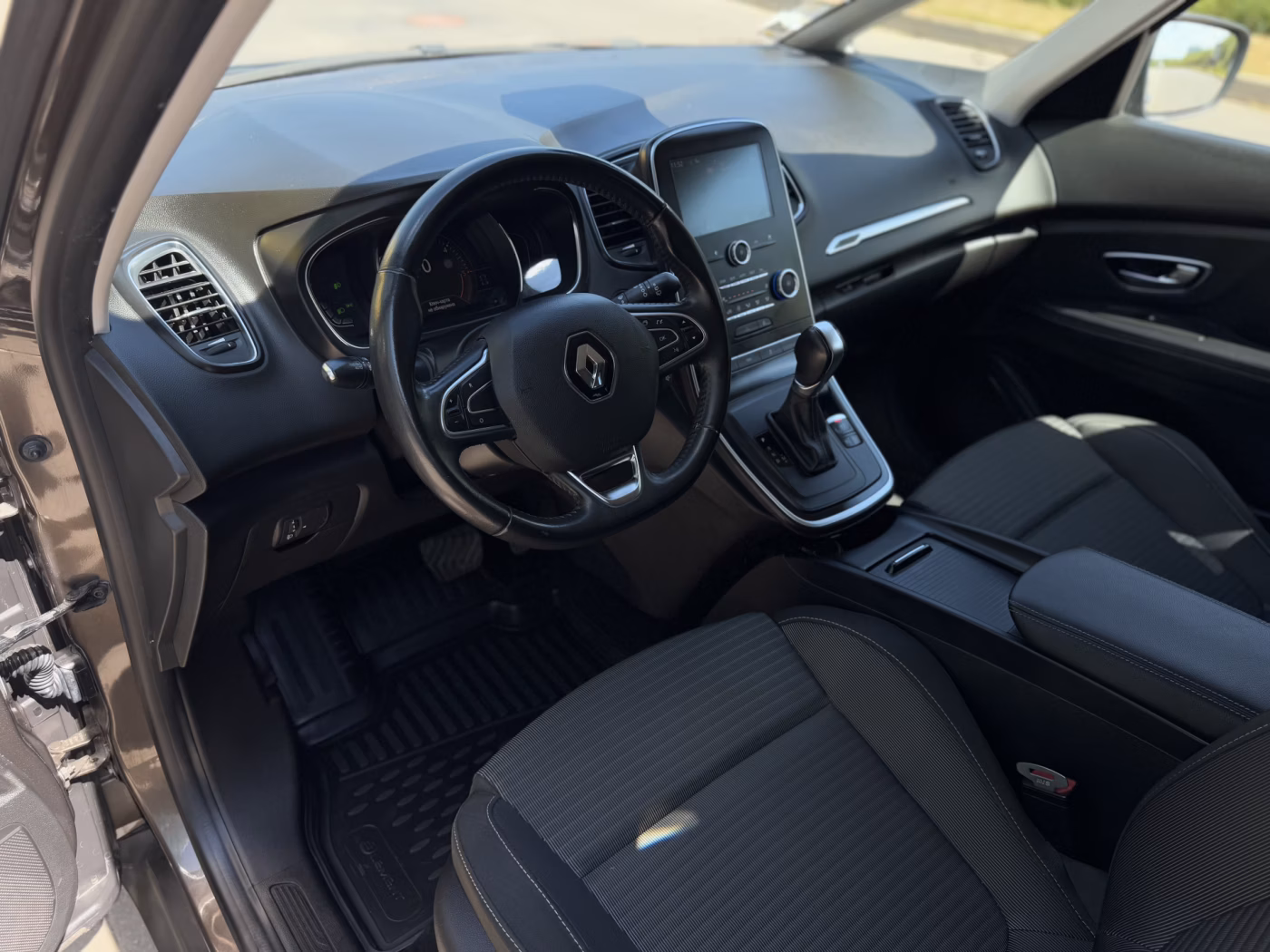 Renault Grand Scenic фото 11