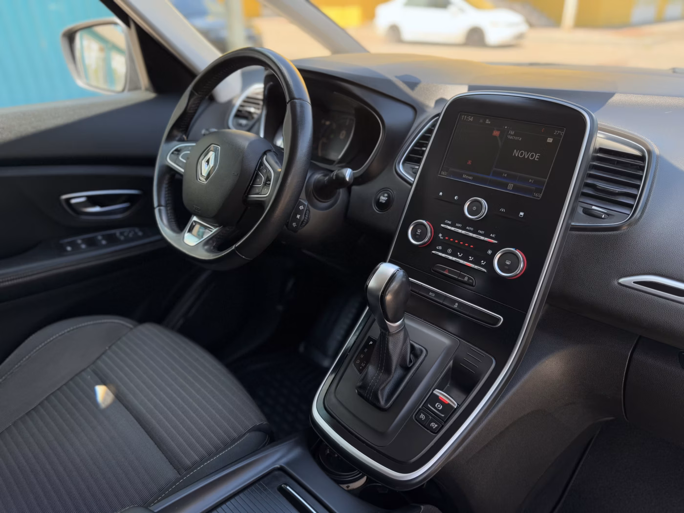 Renault Grand Scenic фото 18
