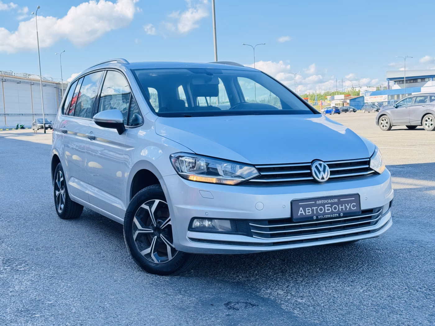 Volkswagen Touran фото 3