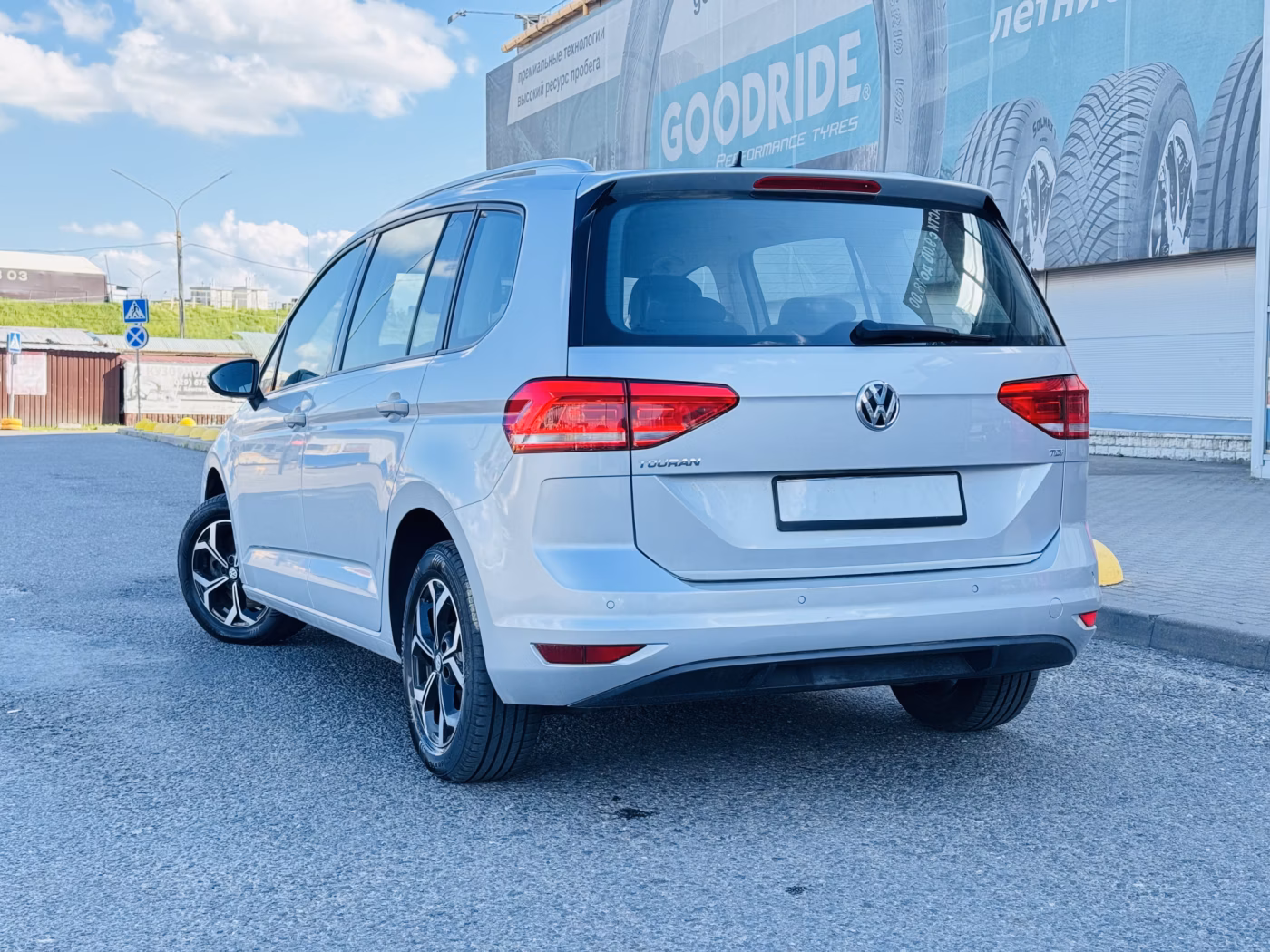 Volkswagen Touran фото 4