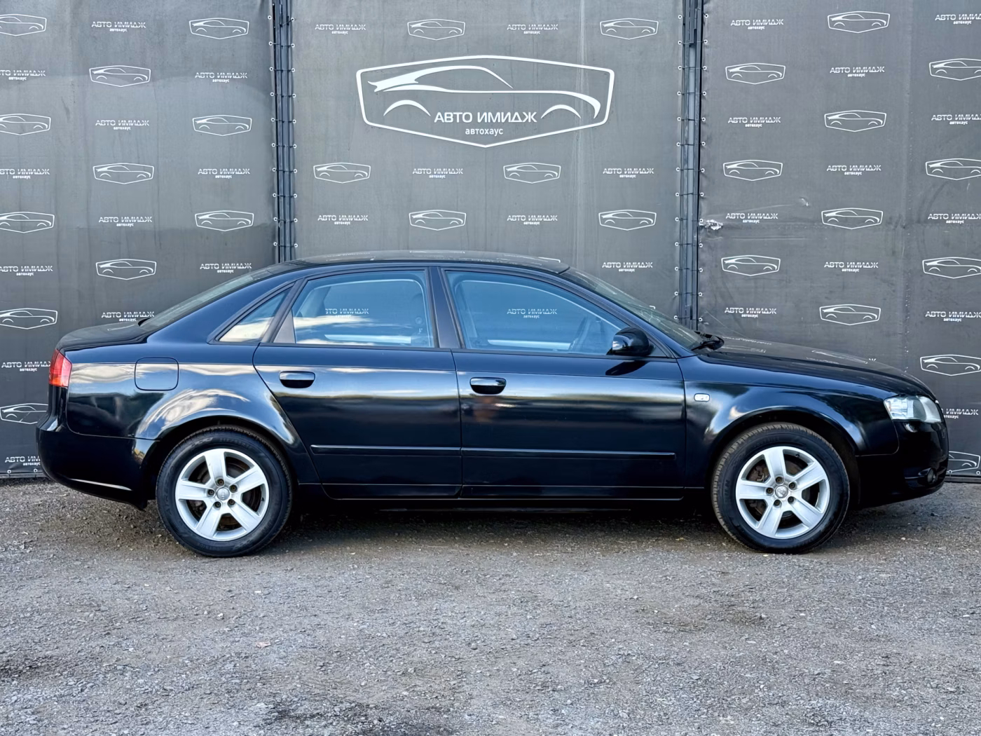 Audi A4 фото 8