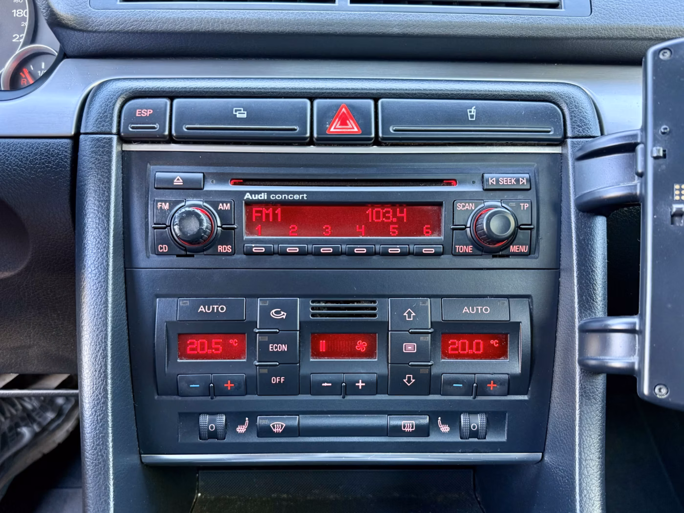 Audi A4 фото 23