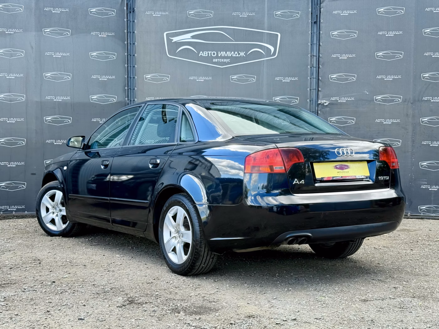 Audi A4 фото 4