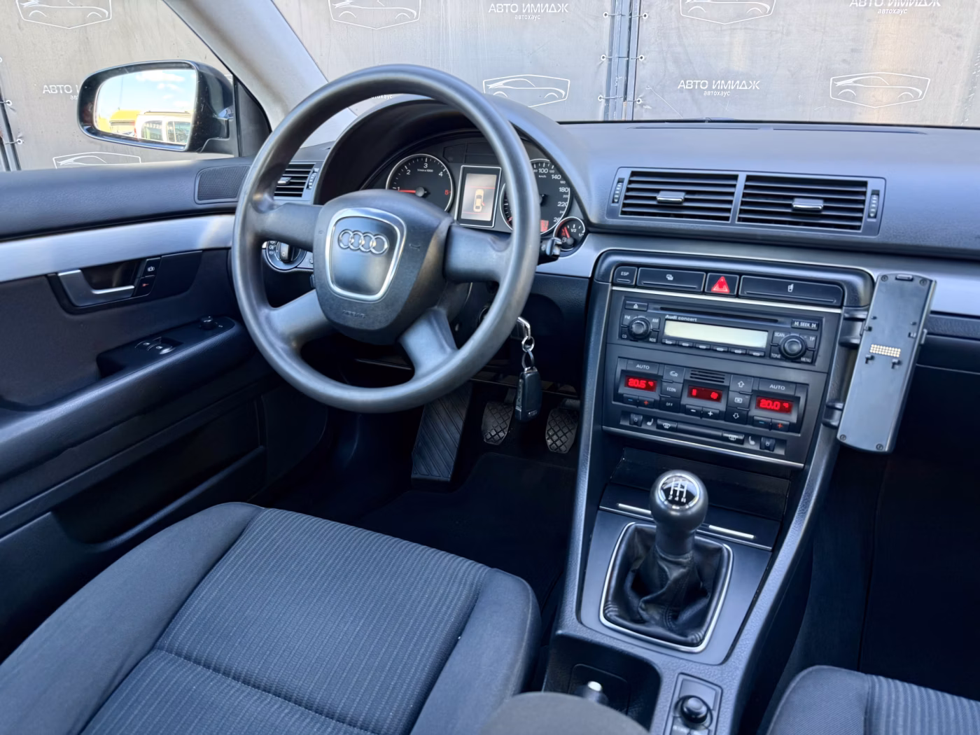 Audi A4 фото 13