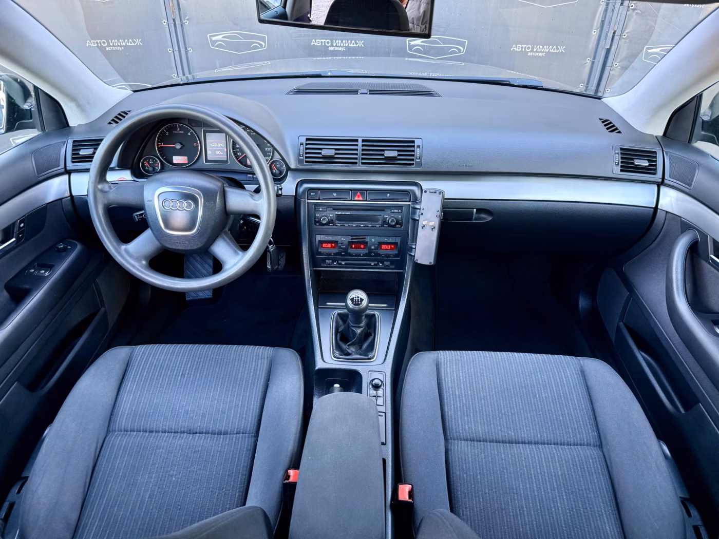 Audi A4 фото 17