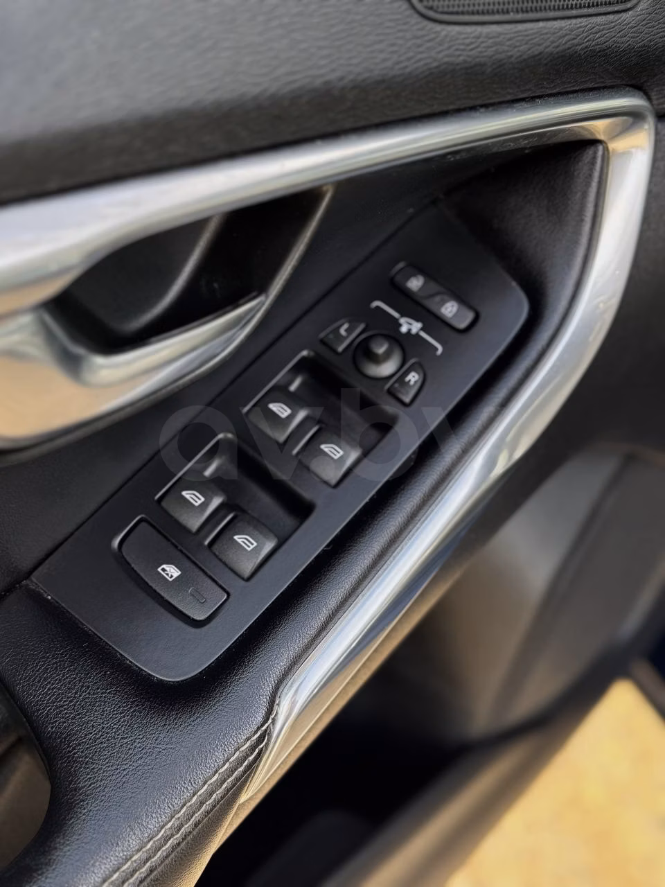 Volvo V40 фото 13