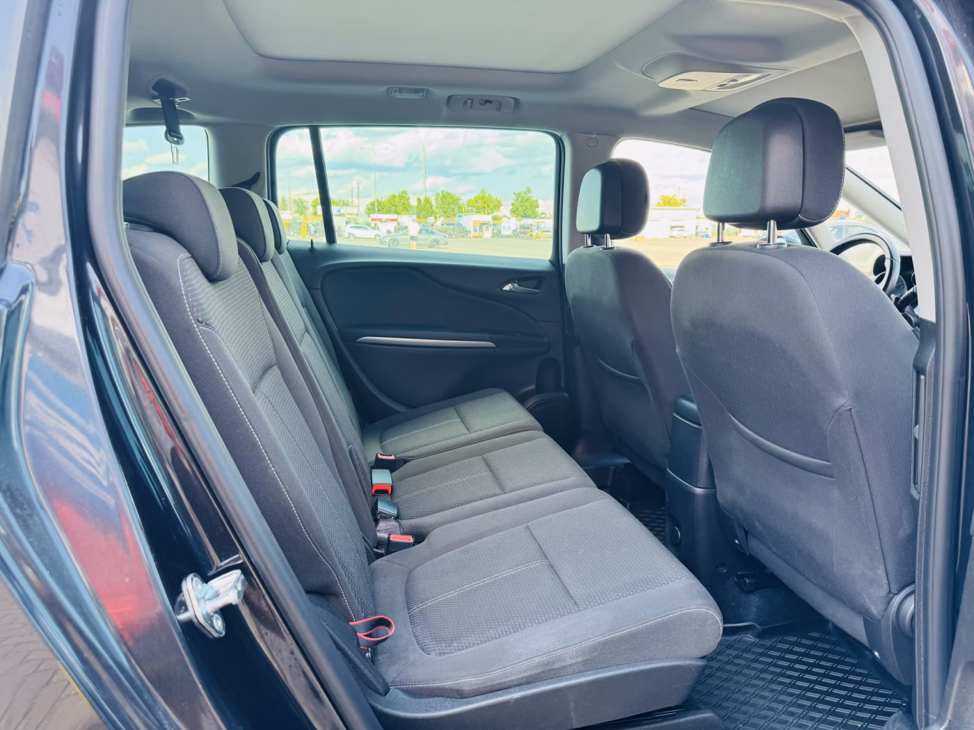 Opel Zafira фото 7