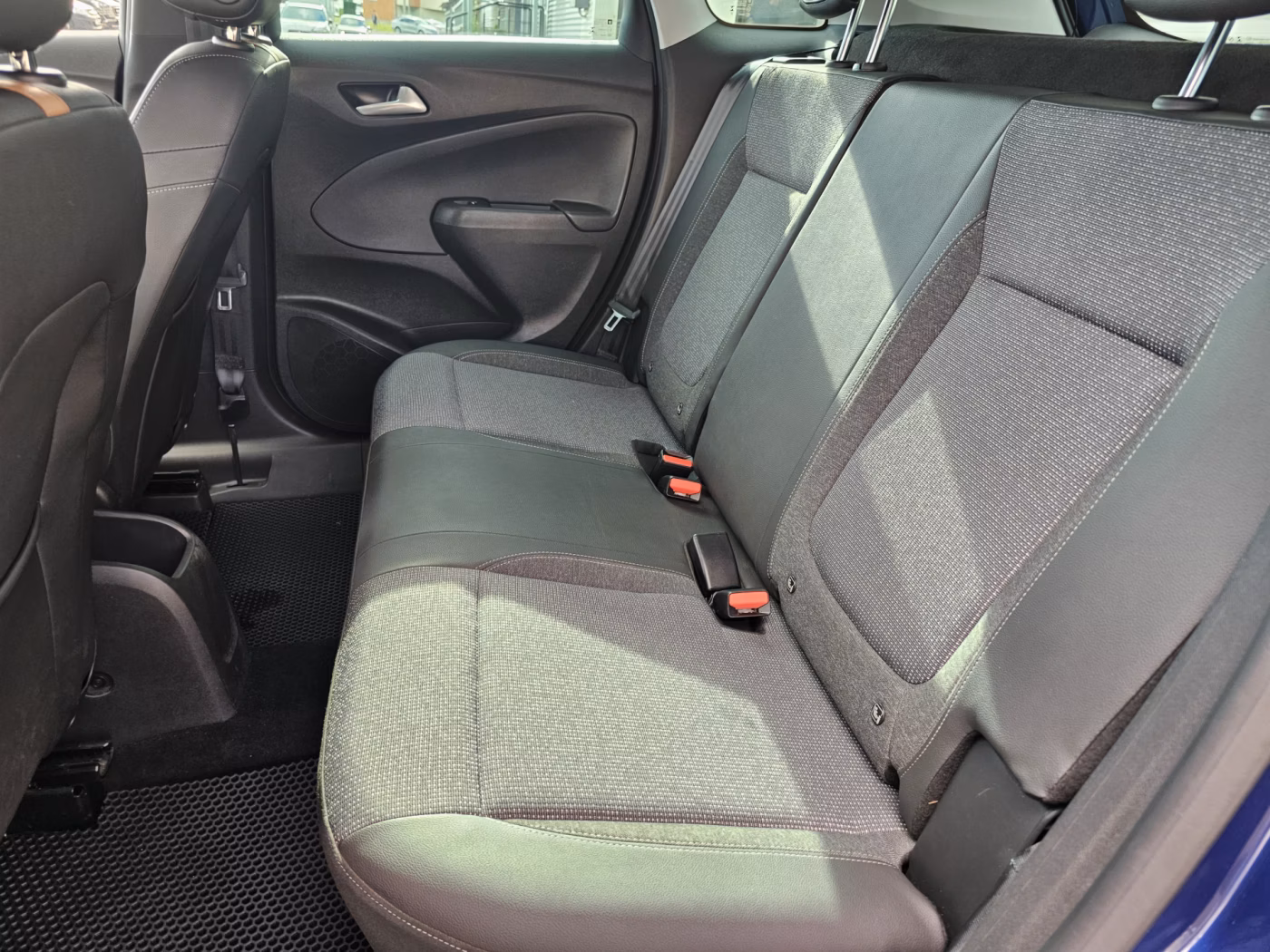 Opel Crossland X фото 15