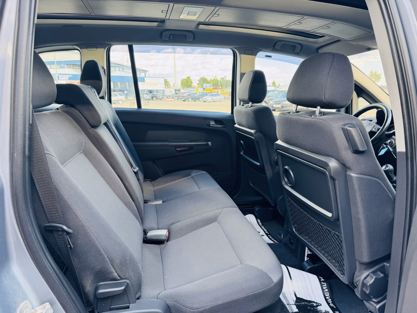 Opel Zafira фото 7