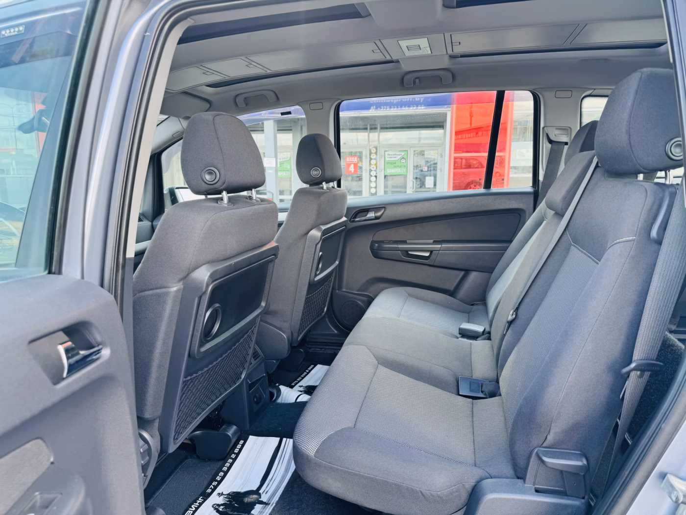 Opel Zafira фото 6