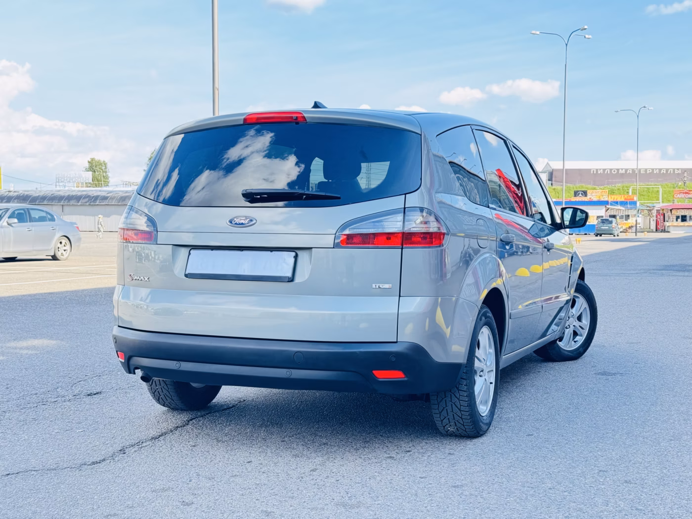 Ford S-MAX фото 2