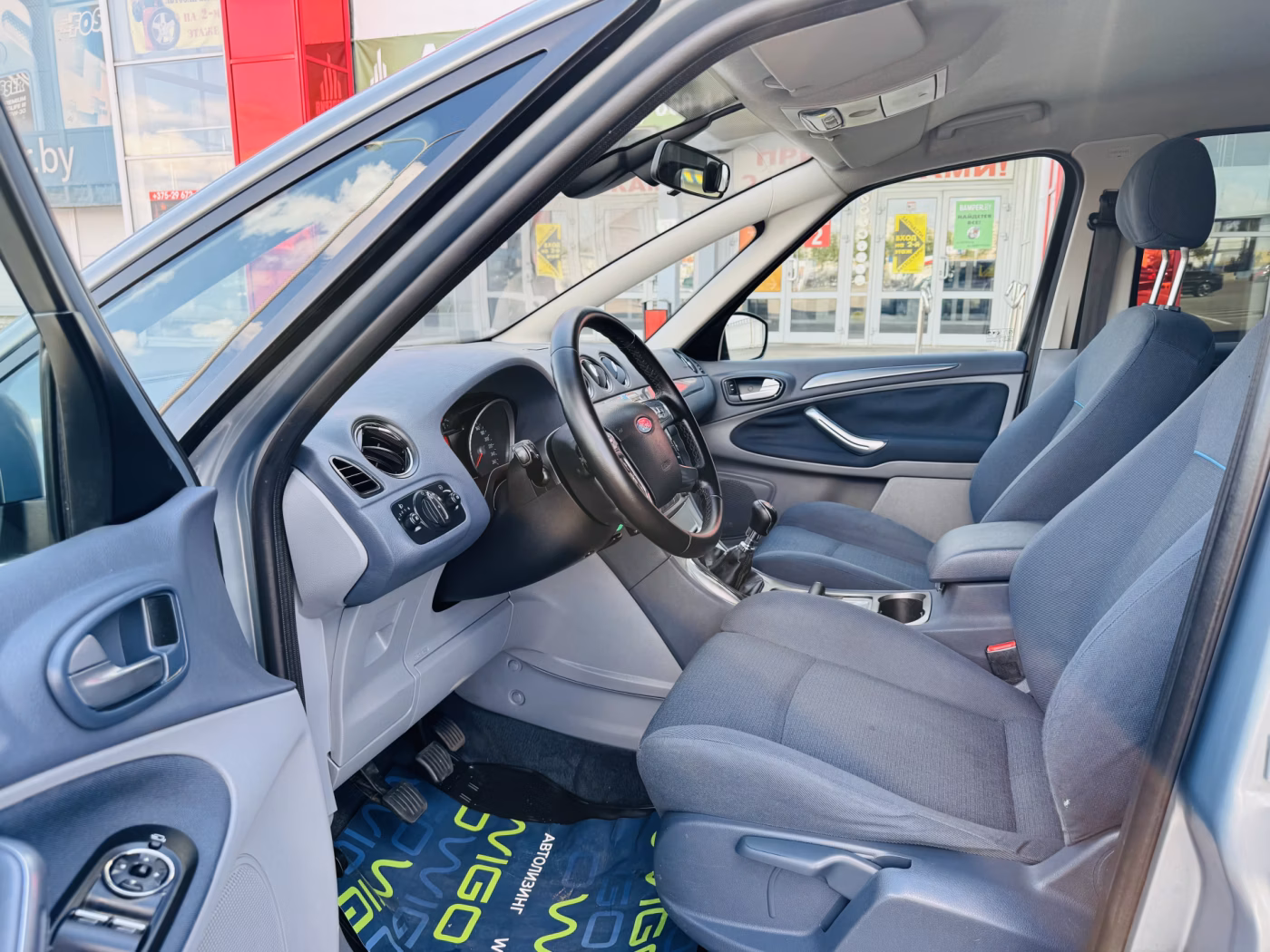Ford S-MAX фото 5