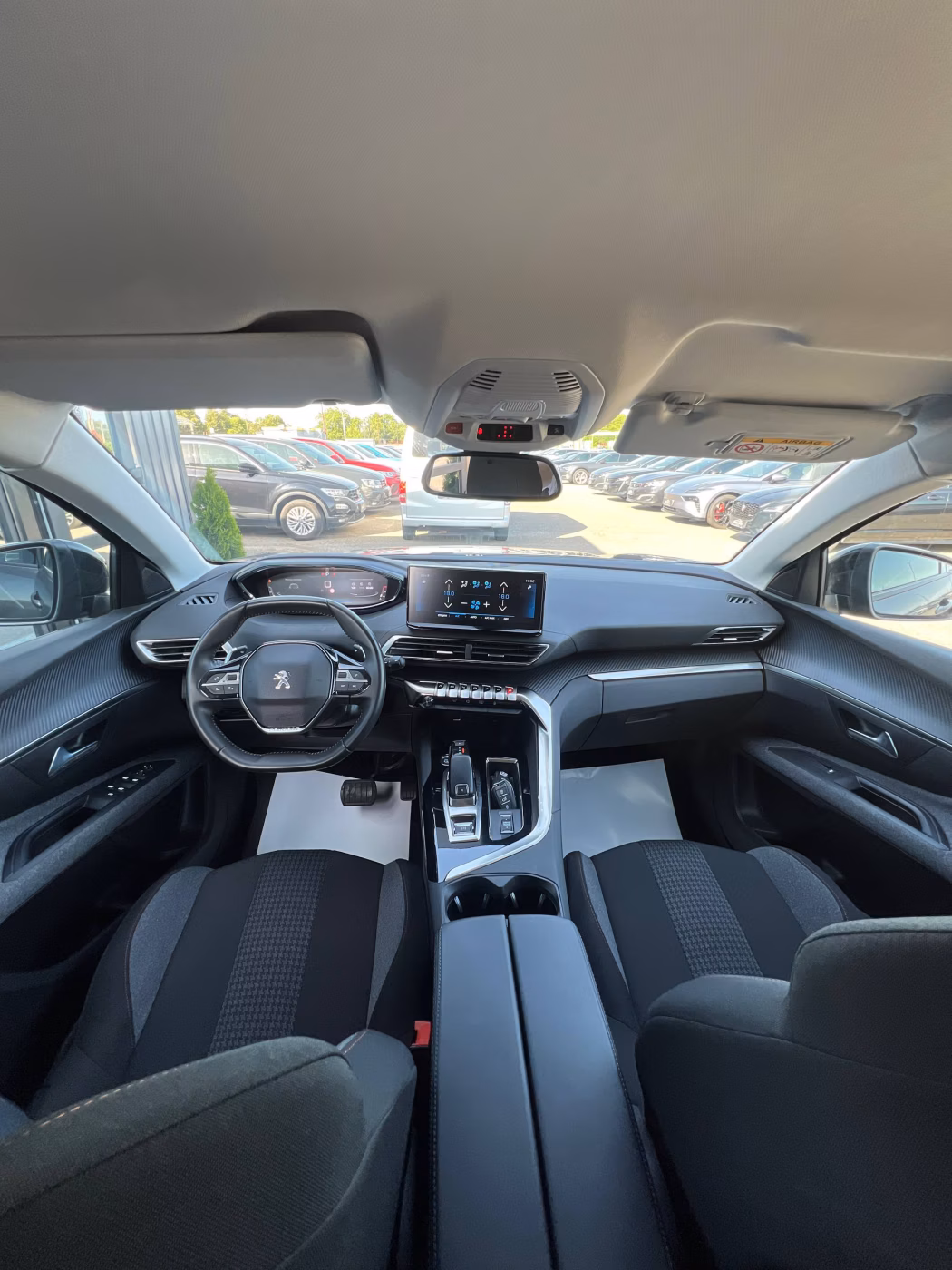 Peugeot 5008 фото 13