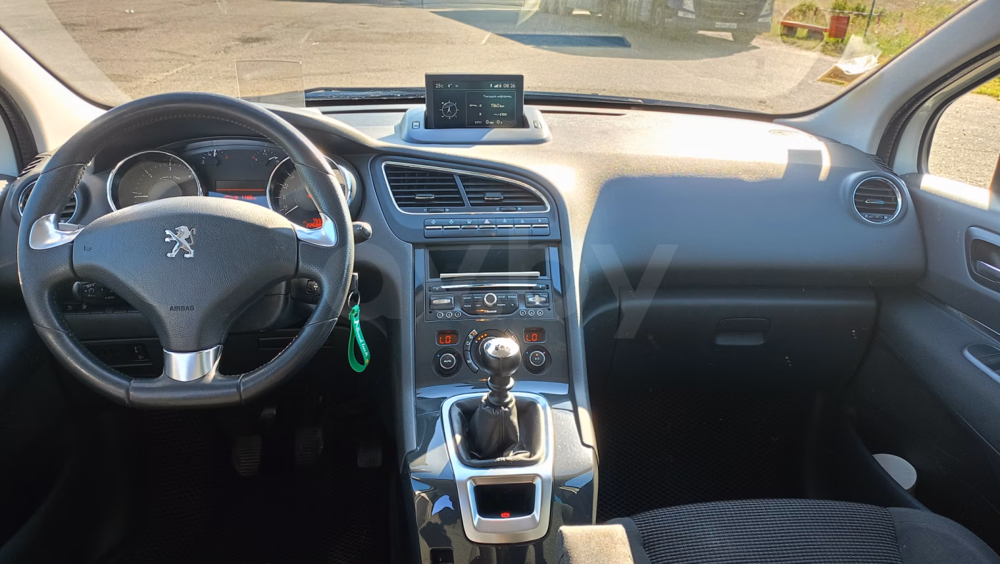 Peugeot 5008 фото 7