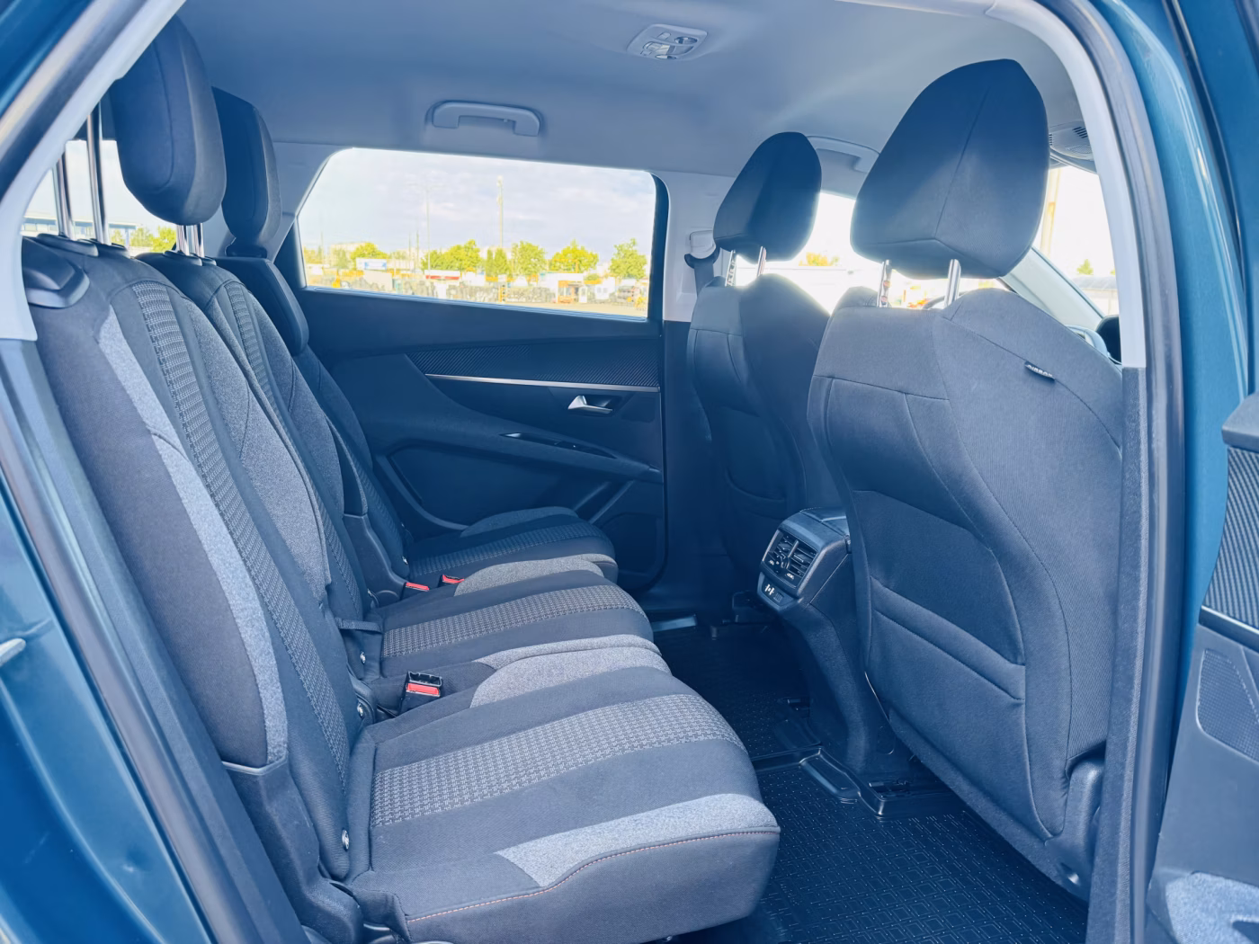 Peugeot 5008 фото 8