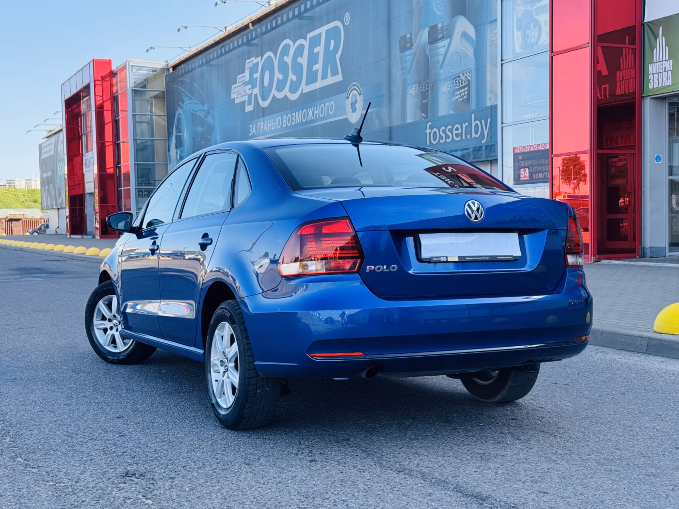 Volkswagen Polo Sedan фото 4