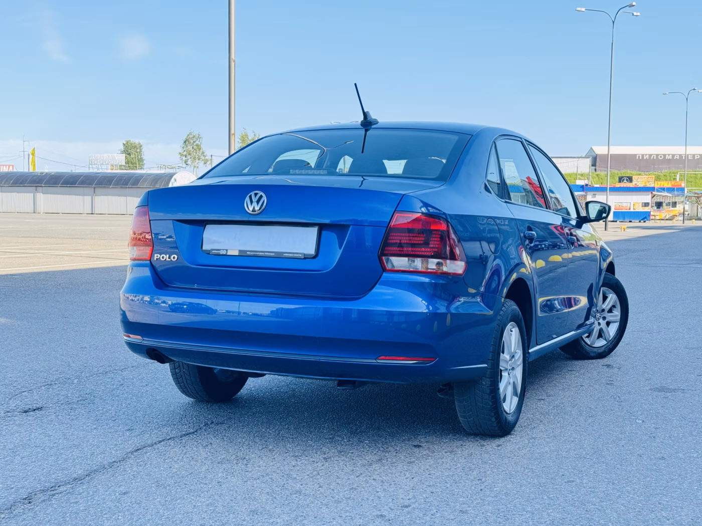 Volkswagen Polo Sedan фото 2