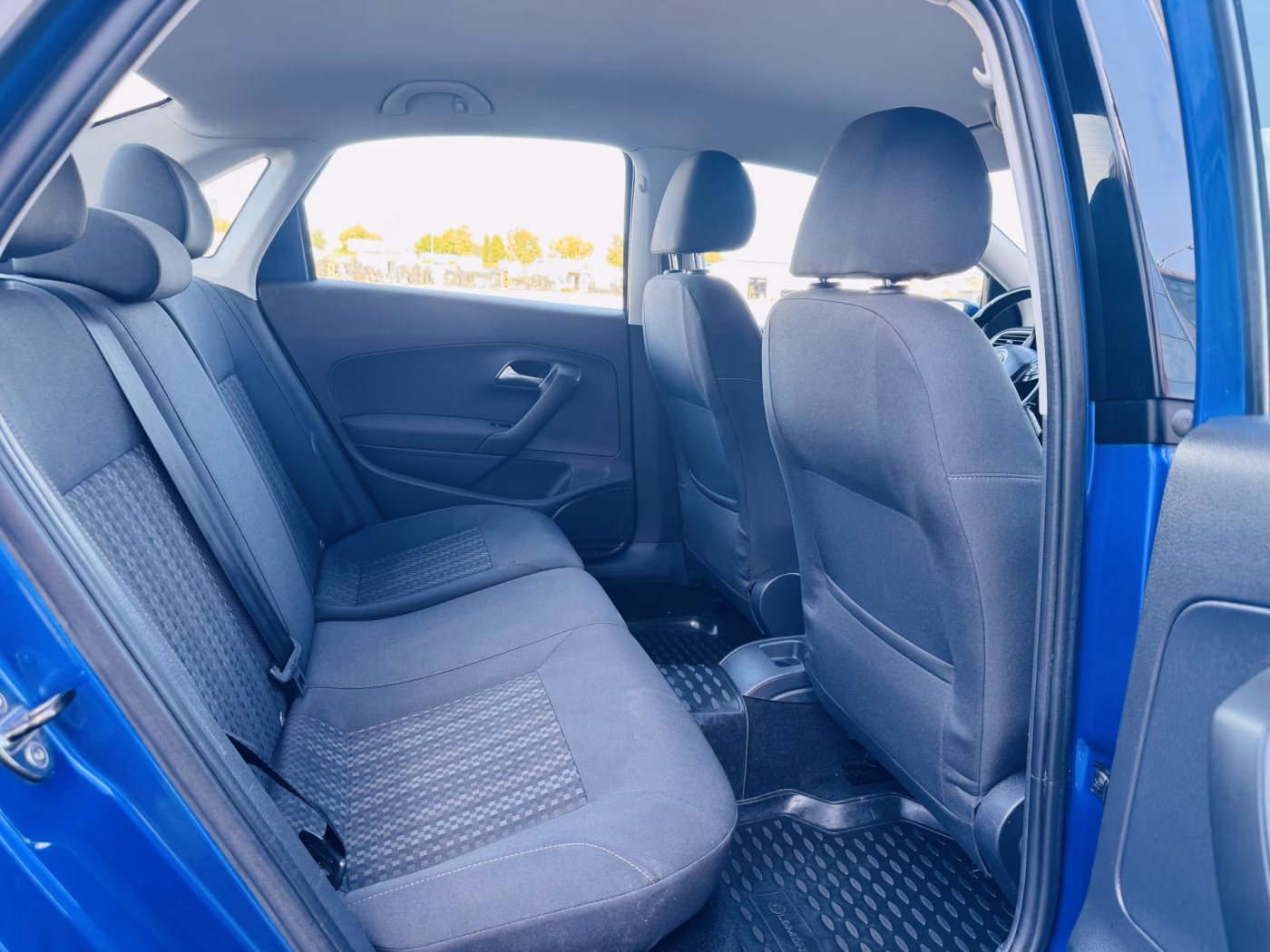 Volkswagen Polo Sedan фото 7