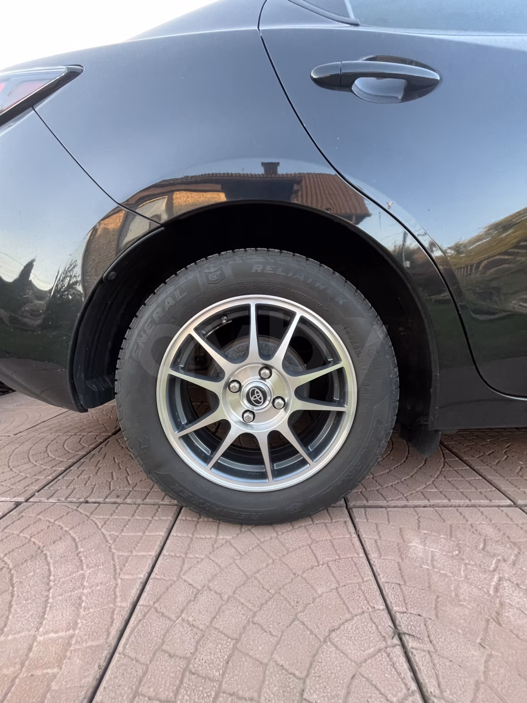 Toyota Yaris фото 9
