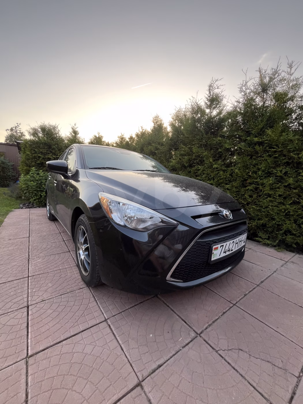 Toyota Yaris фото 7